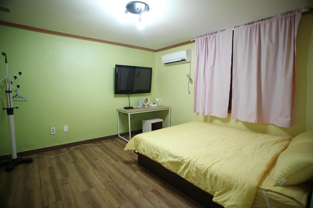 Yeosu Inn Hostel Екстер'єр фото