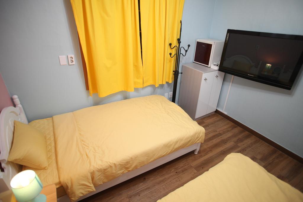 Yeosu Inn Hostel Екстер'єр фото