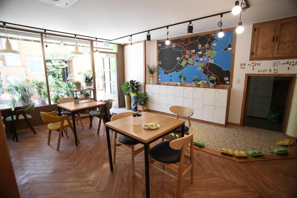 Yeosu Inn Hostel Екстер'єр фото