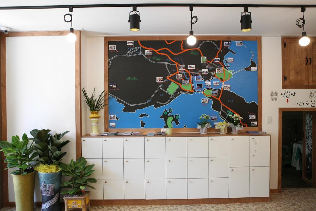 Yeosu Inn Hostel Екстер'єр фото