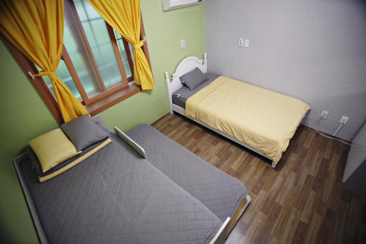 Yeosu Inn Hostel Екстер'єр фото