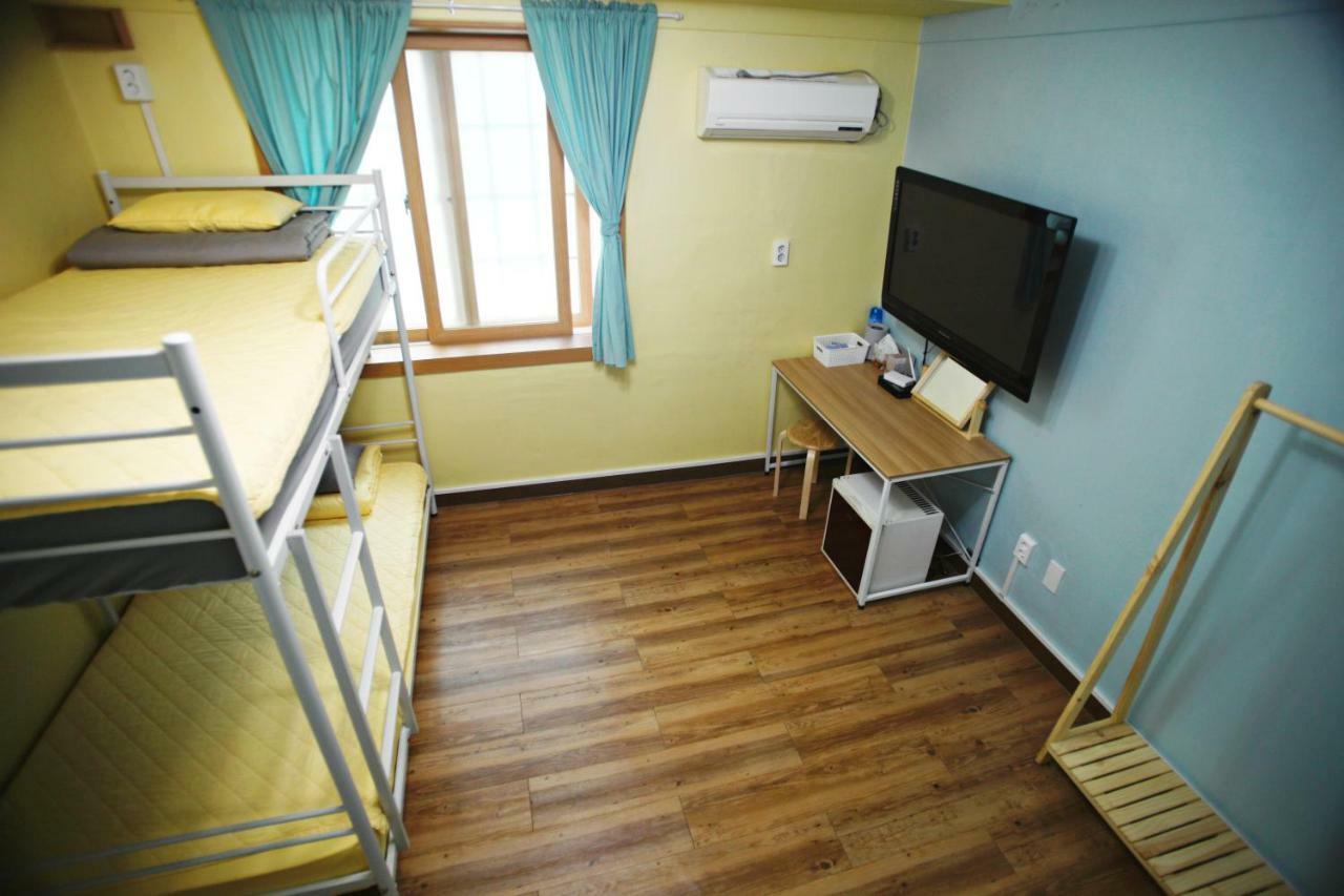 Yeosu Inn Hostel Екстер'єр фото